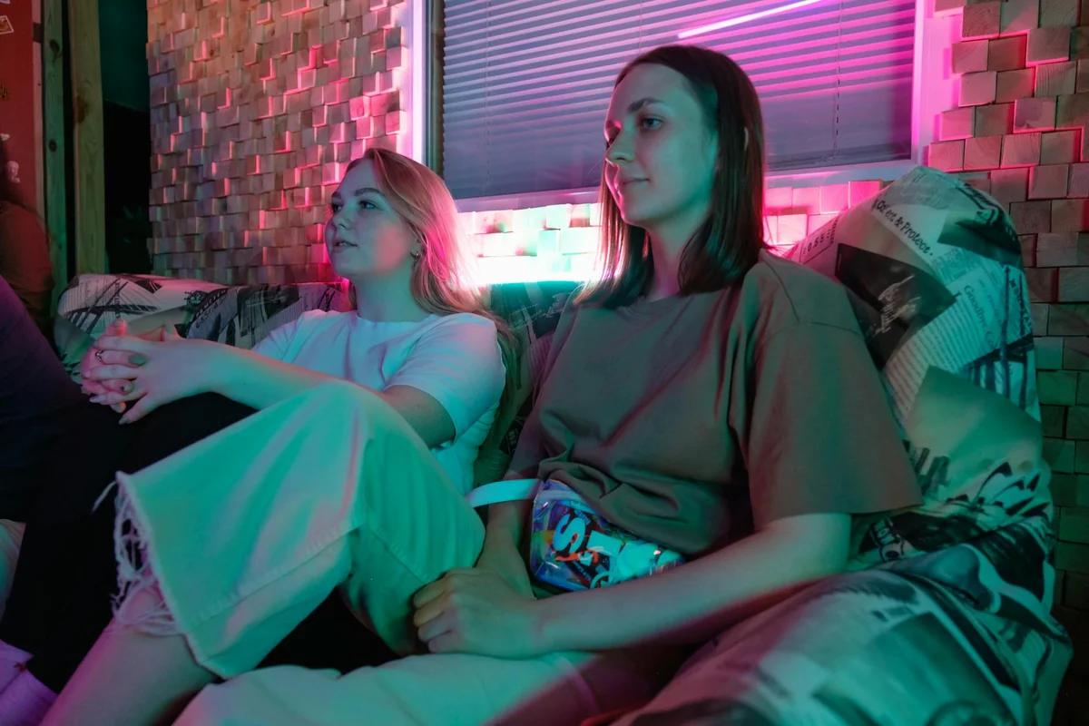 會聊天的秘訣曝光！10句「魔法反應」讓對話不再冷場