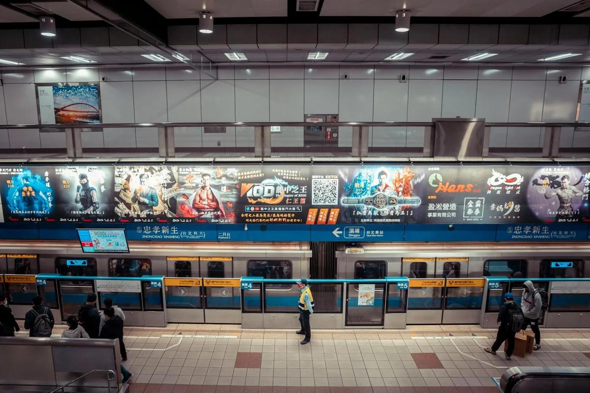 香川縣副知事要潤化身「おりーぶ新鮮組」！為推廣橄欖產業拚到鐵路廣告