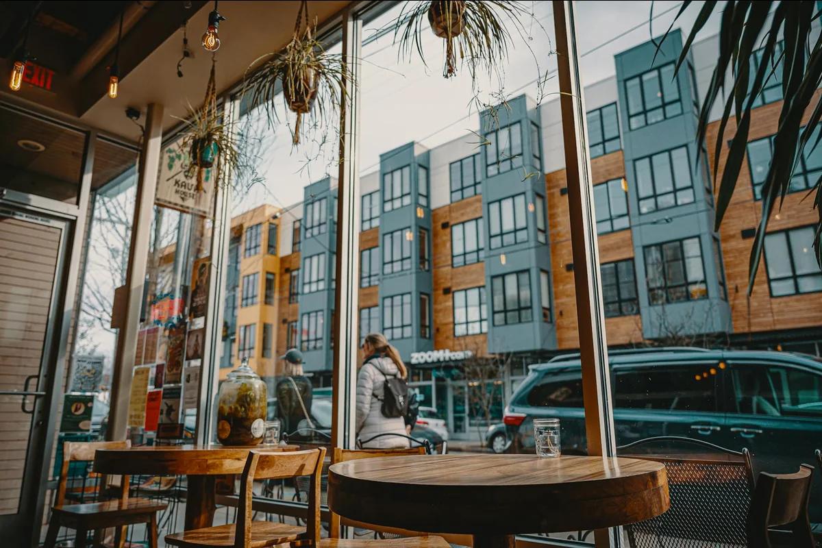 紐約素食餐廳老闆損失30萬美元險關門！一則貼文讓他重拾對城市的信心