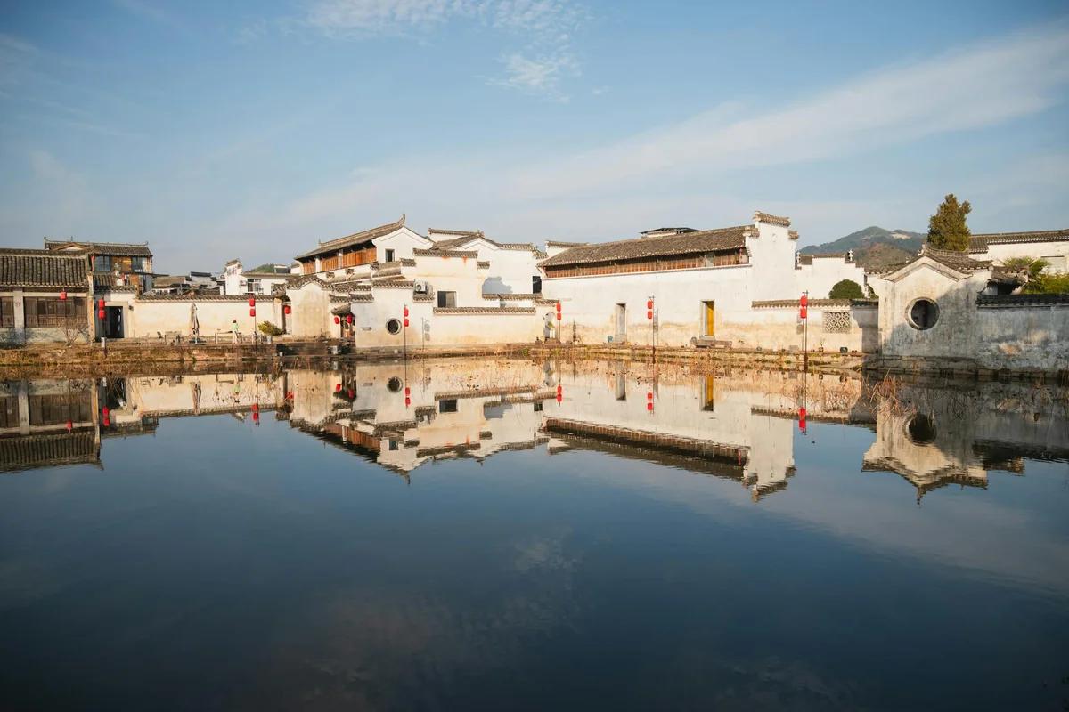 4月文學人為何是「新東爕」？他的詩為何至今仍震撼人心