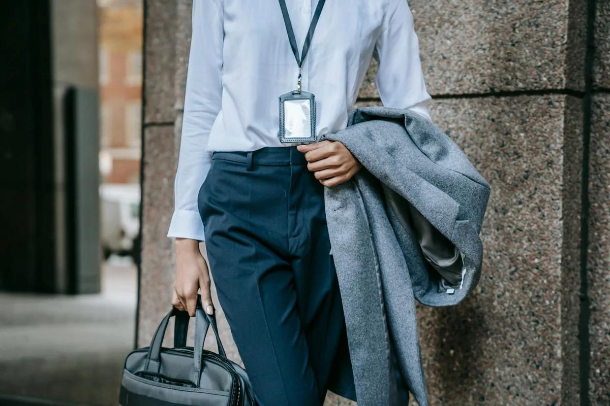 40歲OL春季穿搭首選：ZARA、LE TALON等品牌推薦5套經典造型