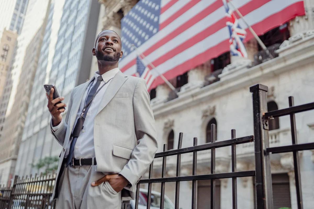 41歲上班族靠這檔外食優待股省錢！100股就能吃飯：他為何鍾情飲食系股權