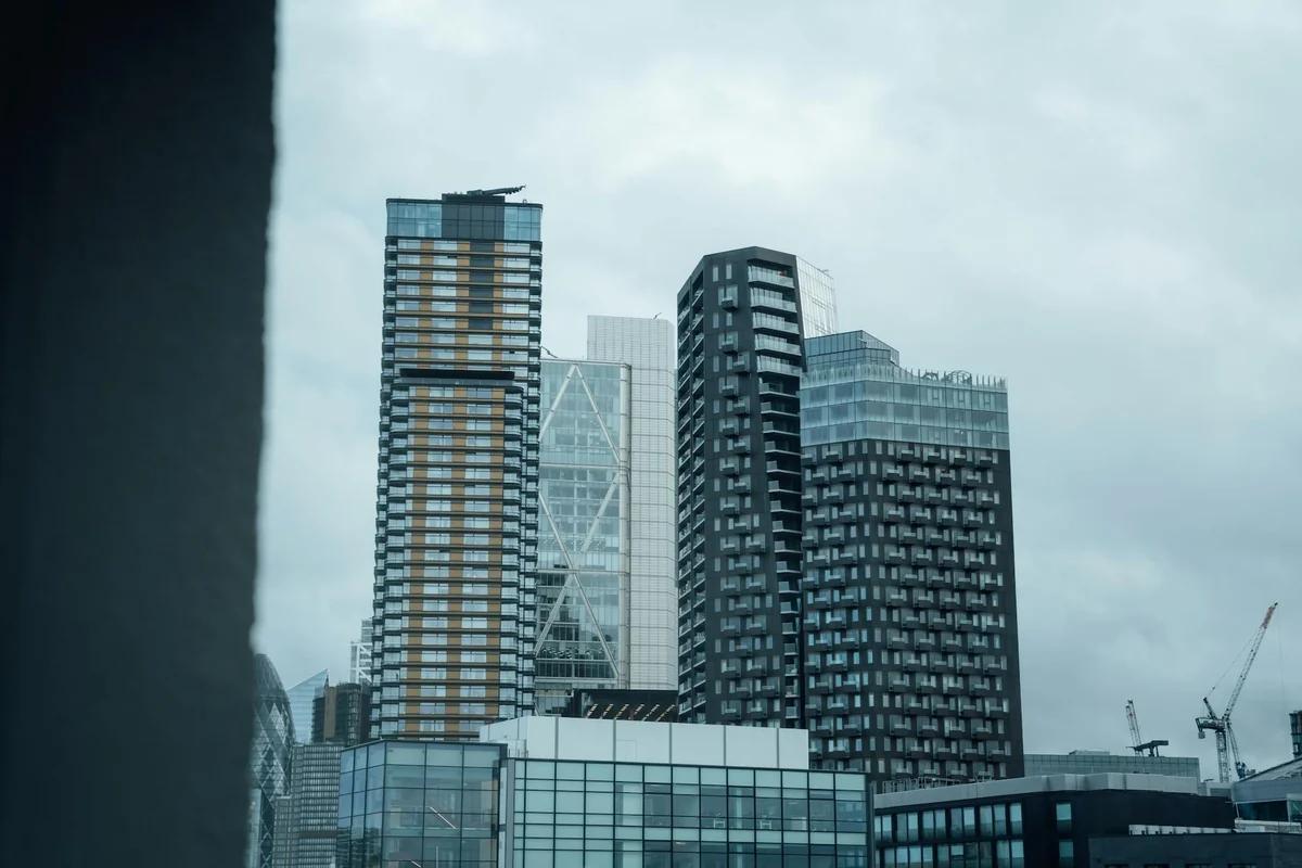 恒大創辦人承認詐欺！曾挪用預售款蓋樓，身家從425億美元暴跌