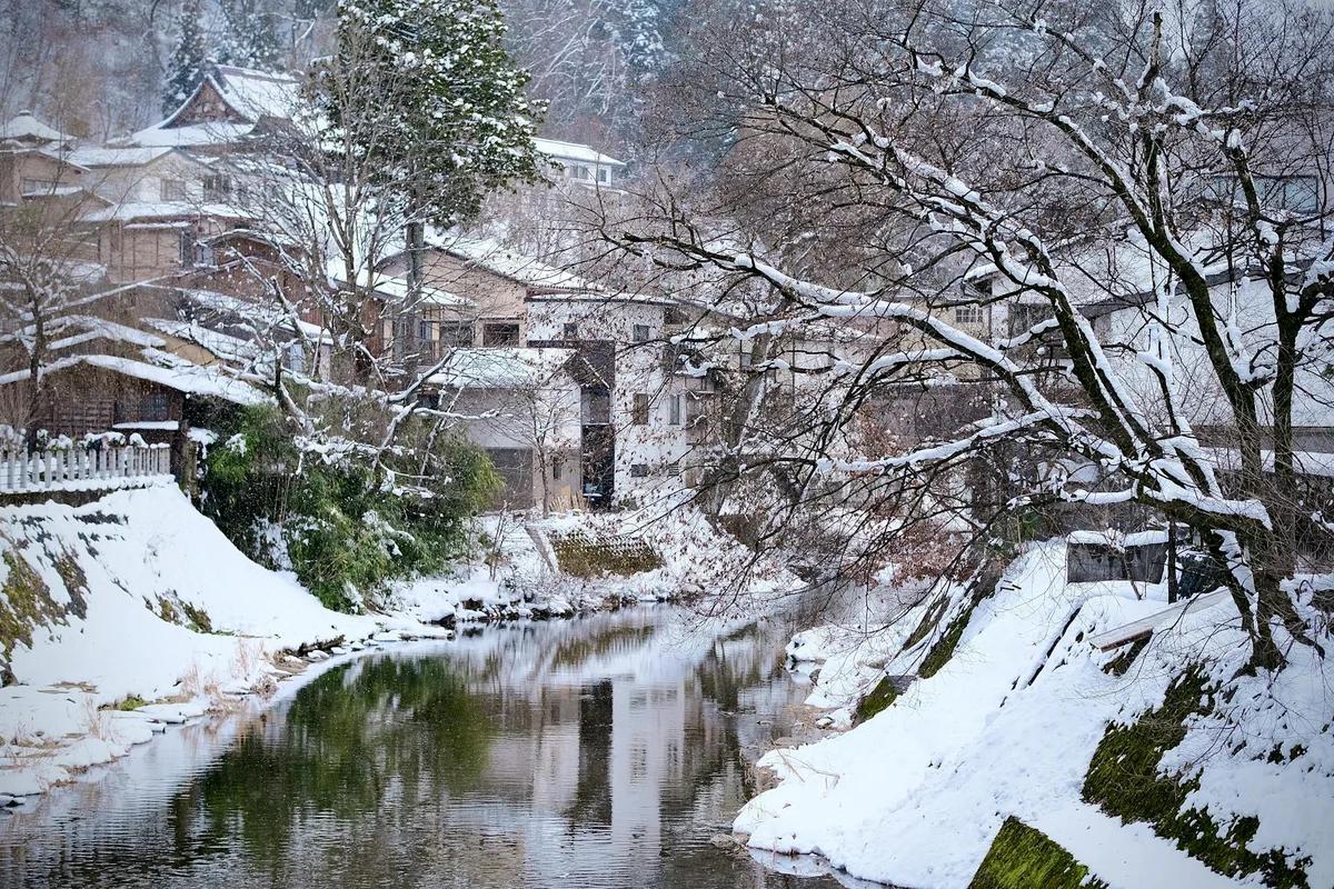 川榮李奈宣布離婚！廣瀨智紀正月回老家包団子照曝光，網驚嘆「滲著悲哀」