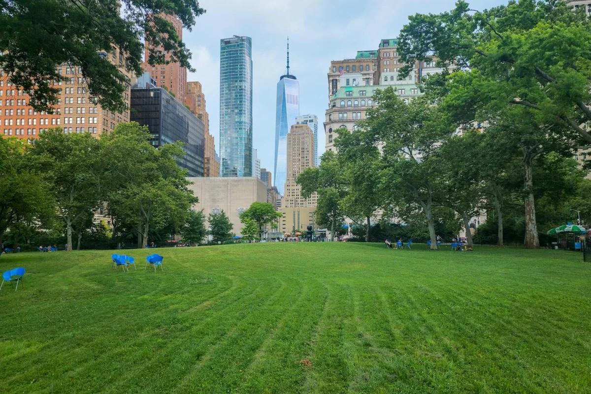 東京六本木夜間燈光下也能野餐！手空包也能玩的初夏限定活動 ／ Photo by Sarowar Hussain