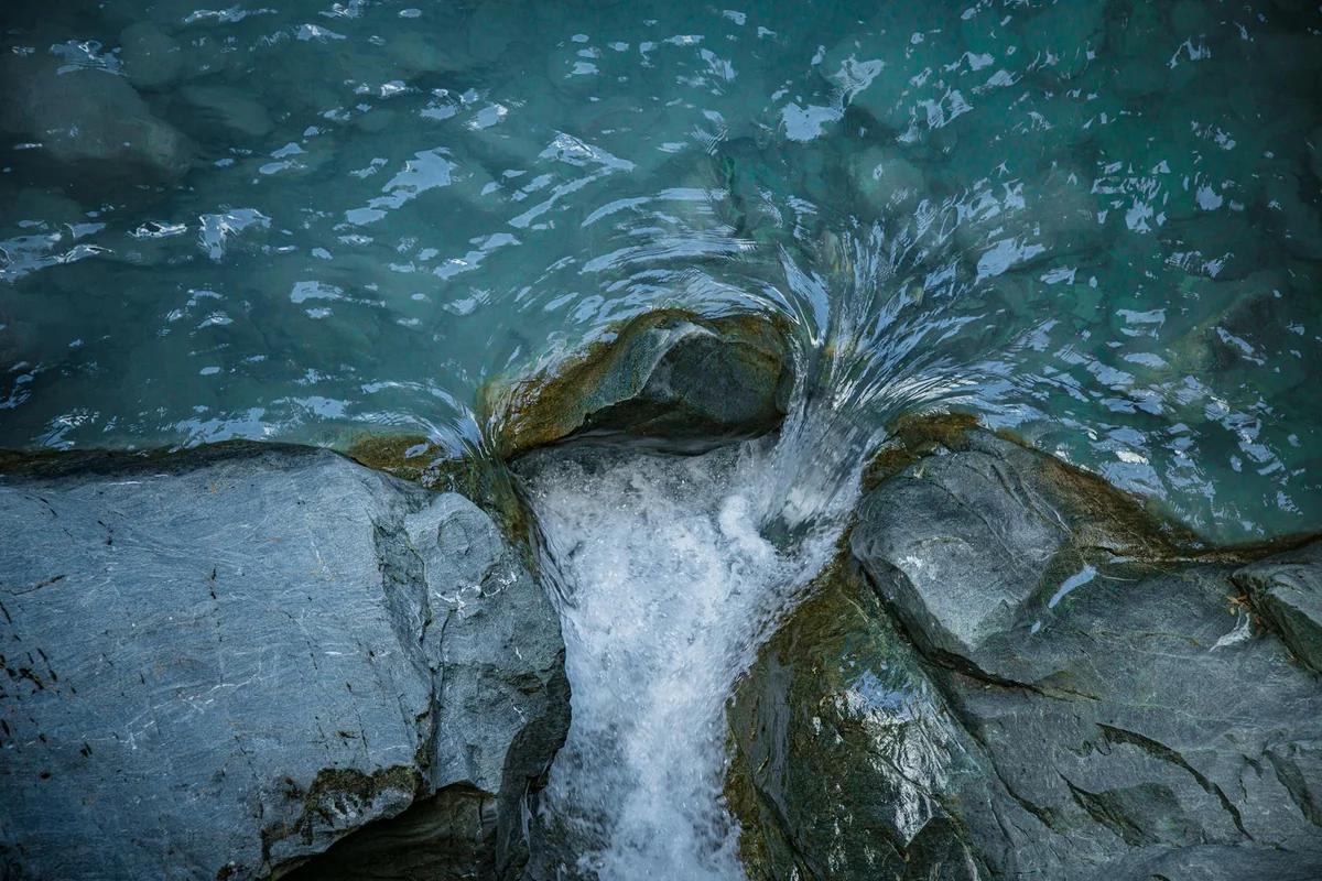 阿根廷冰川法鬆綁引爭議！700萬人用水受威脅，釀百萬人抗議