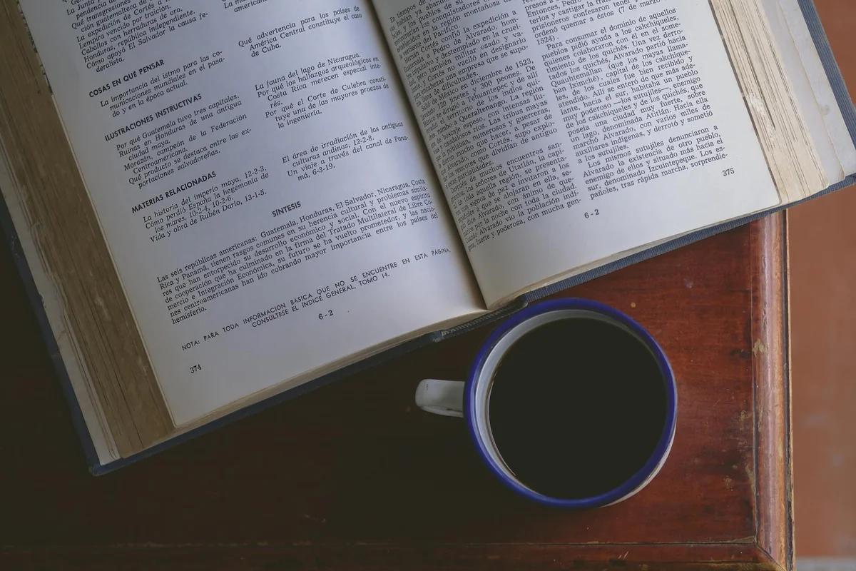 紙本熱愛者林望：電子書不是讀書！76.5％日本人仍愛紙本 ／ Photo by Arturo Añez.