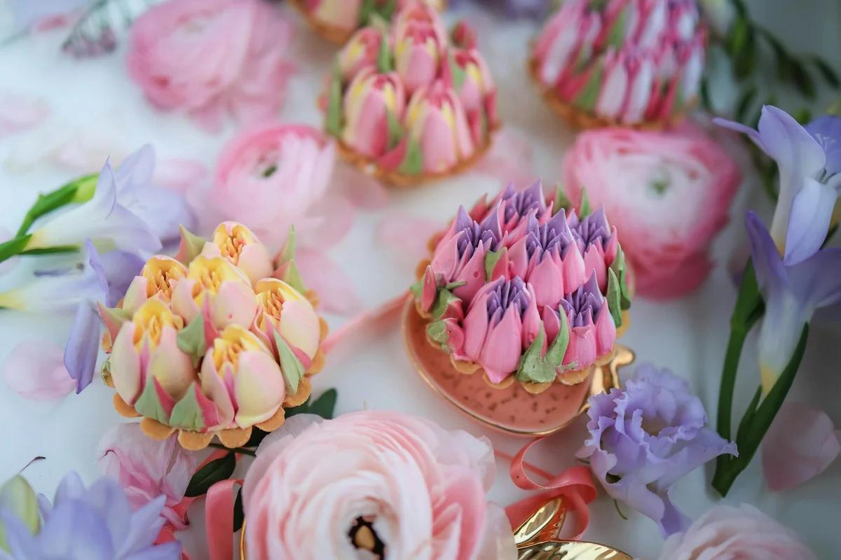 母親節限定！法國甜點名店推心形蛋糕與花盒馬卡龍 ／ Photo by Valeria Boltneva