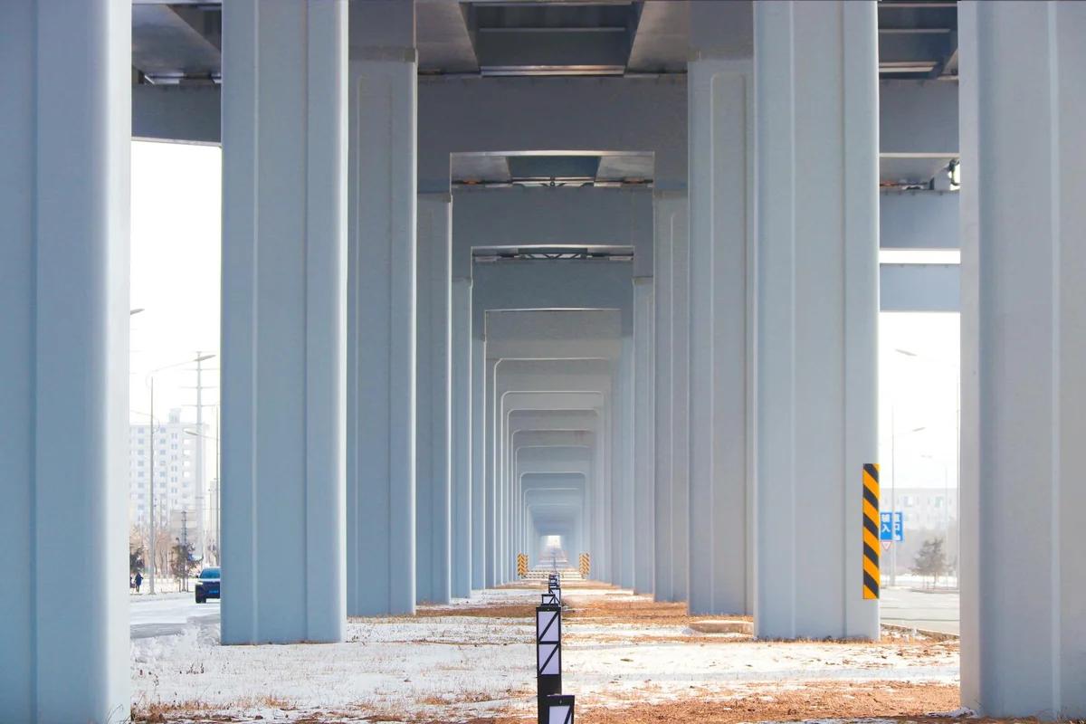 前8字製造反轉！全台罕見：廢棄鐵軌變身1.3公里白花隧道