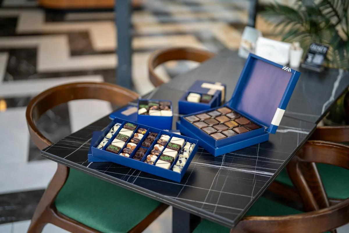 法國甜點師獻愛母親！限量蝴蝶與心形巧克力登場