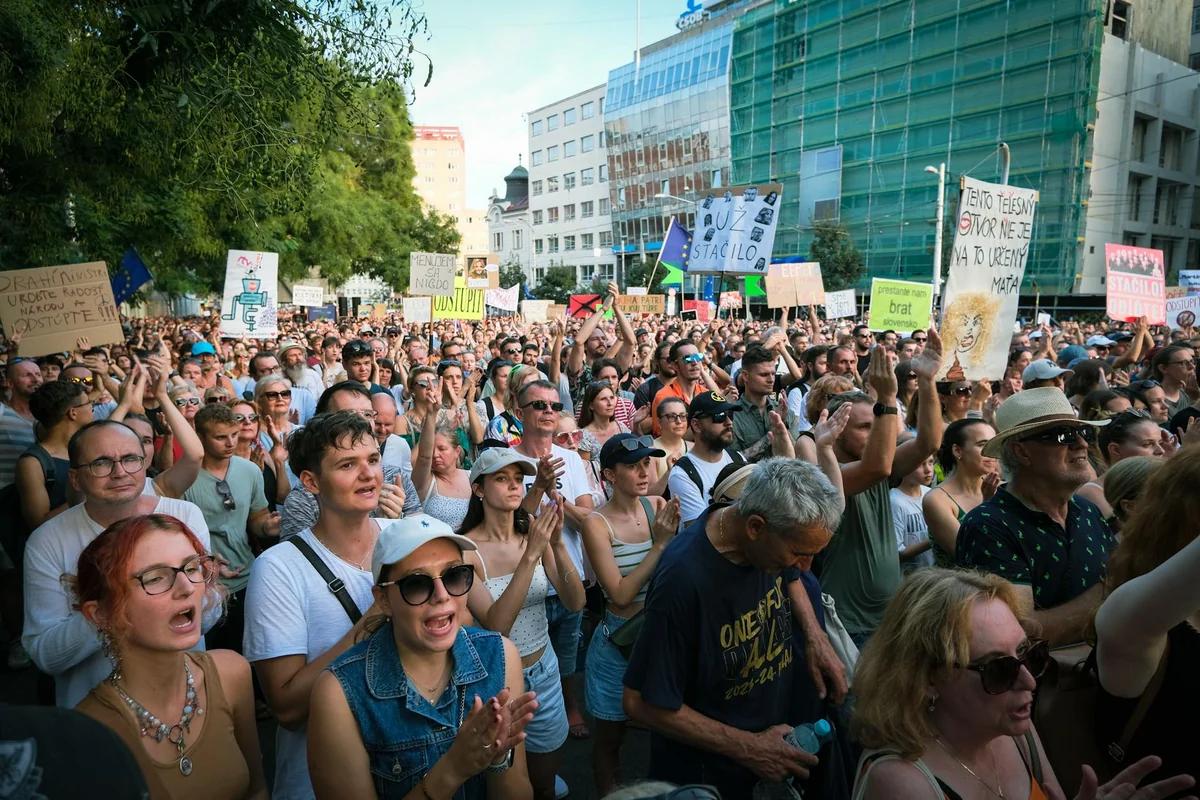 哈里與梅根訪澳前夕引爭議！當地民眾不買帳：不歡迎英室成員