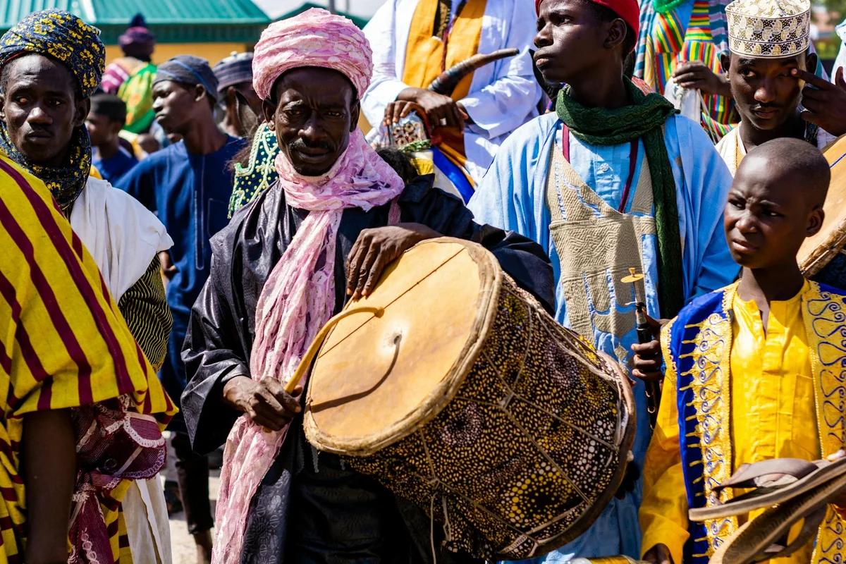 非裔音樂先驅Fela Kuti首入搖滾名人堂！一生抗爭專注Afrobeat