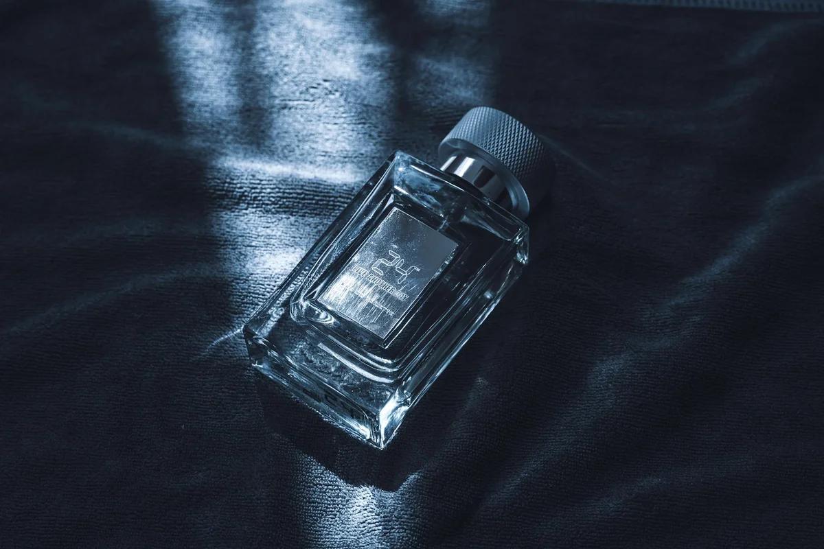 ISSEY MIYAKE推出全新香氛「Wearing Light」，宛如穿著光線的體驗