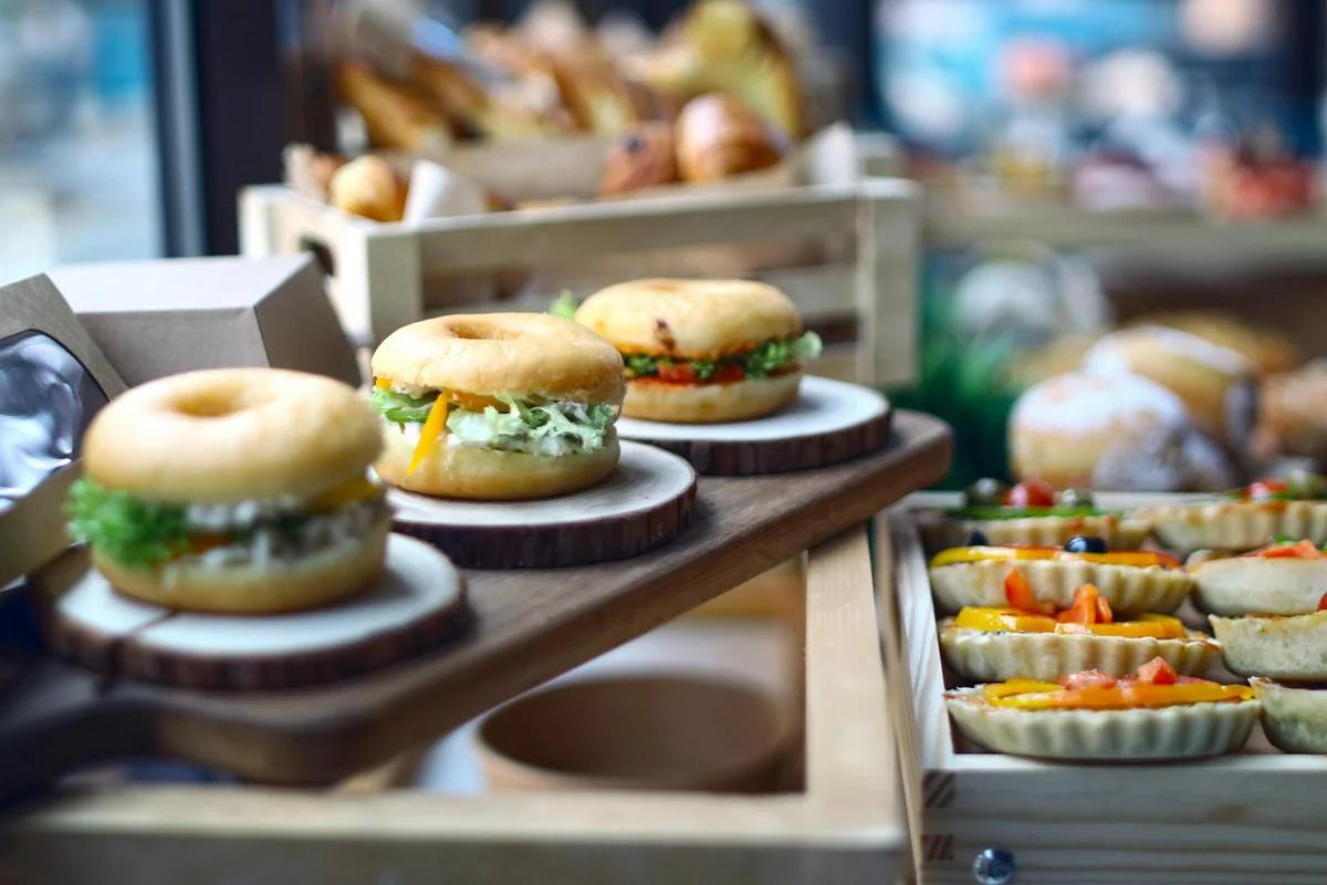 KFC早餐狂推新品!鬆甜包+士多啤梨醬限定系列,4月2日開賣 / Photo by Shameel mukkath