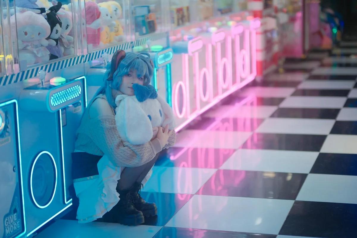 哈洛 Kitty 被包進克雷普！3 種限定玩偶吊飾登場