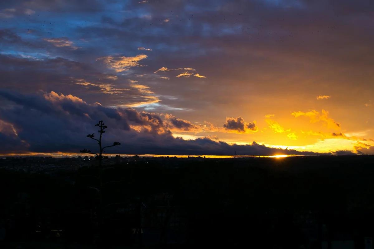 的ん演《微男與巨女》MV！夕陽自拍畫面美到爆 ／ Photo by JOSE GALLARDO