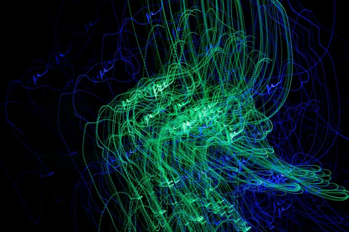 RAY新曲《MOD》釋出！複雜節奏+電音打造2026年主題