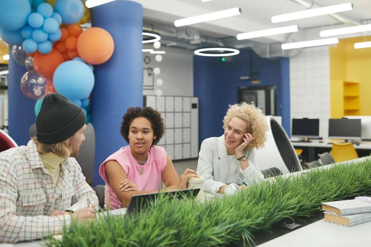 Slack整合CRM與AI中樞！小企業省時神器一次看