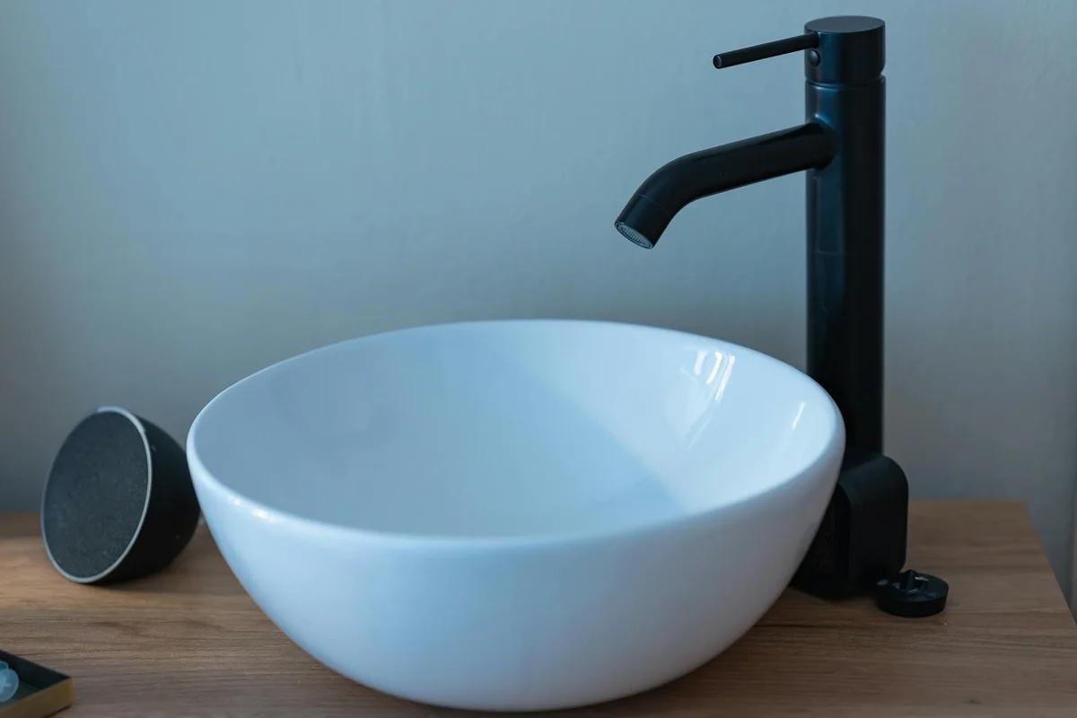 TOTO浴室裝置受注急凍！股價當日重挫：傳將於13日停接訂單