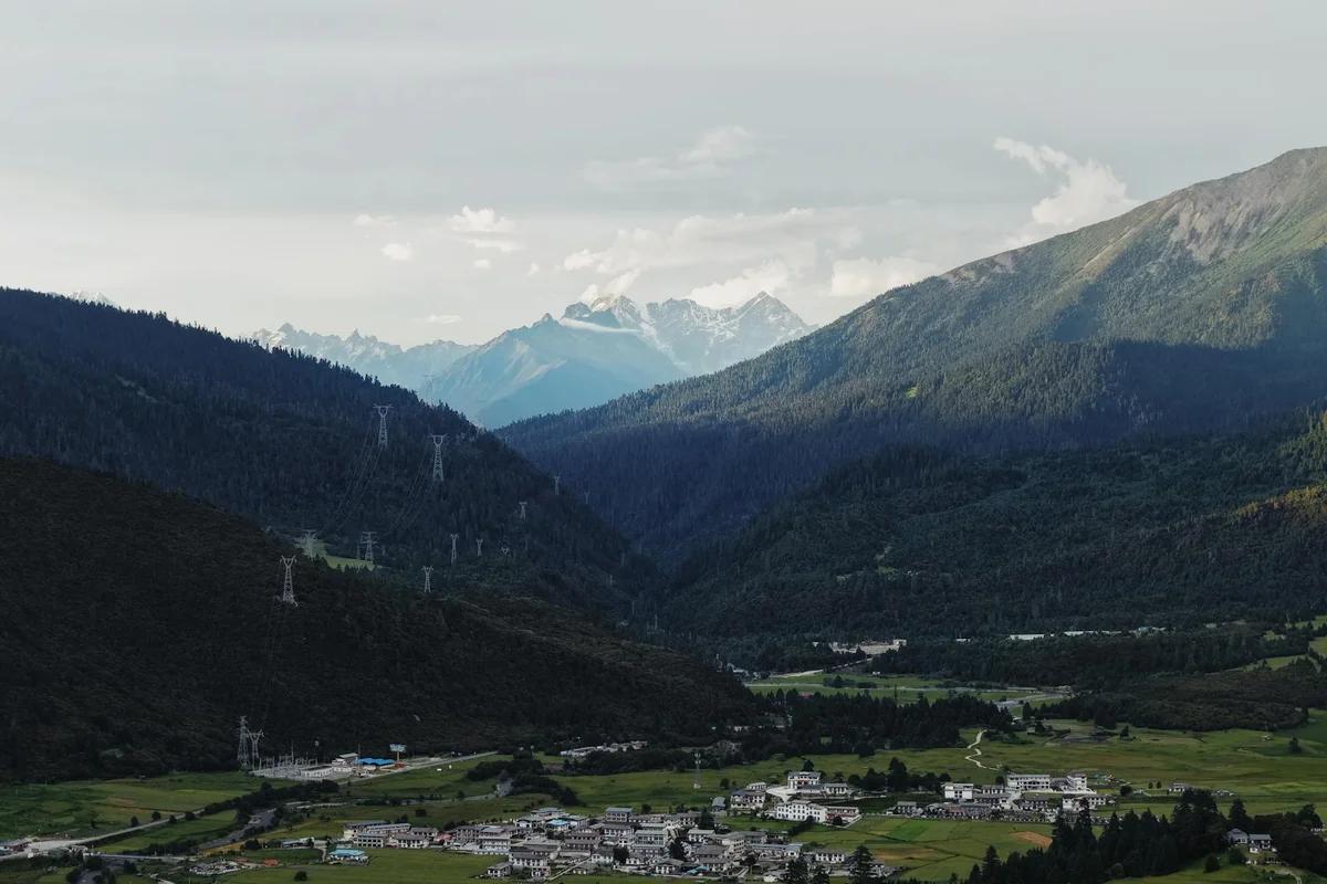黑衣男生的香水味是哪款？網誤認Threads成占卜現場 ／ Photo by Lywin