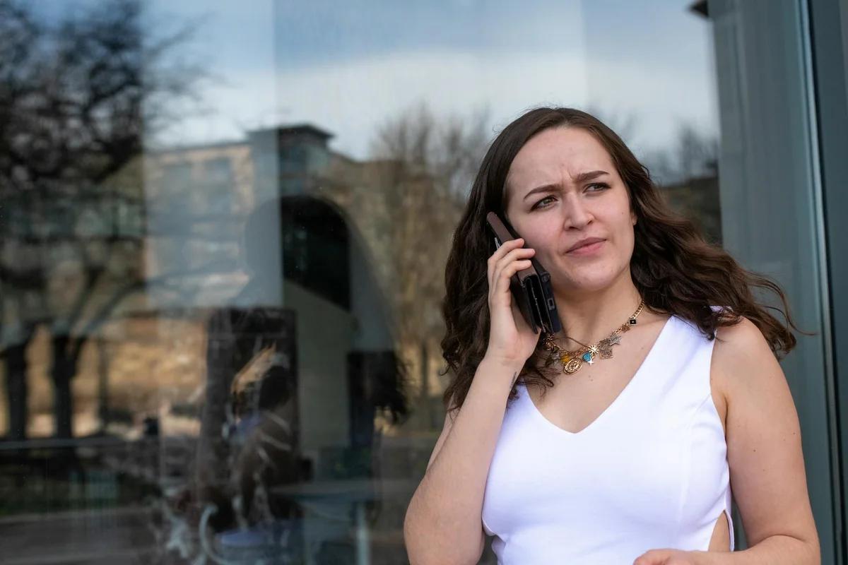 12歲女孩淚訴遭AI加工性照 日本無對應機制、台韓24小時內下架 / Photo by Andrew Patrick Photo