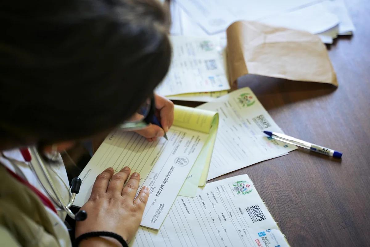 30歲老師選錯健保險:每月省錢卻要付5800美元自付額! / Photo by Mahyub Hamida